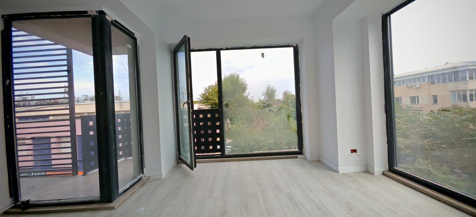 aparatment de 3 camere Piata Floreasca,bloc 2024 - Poză 1