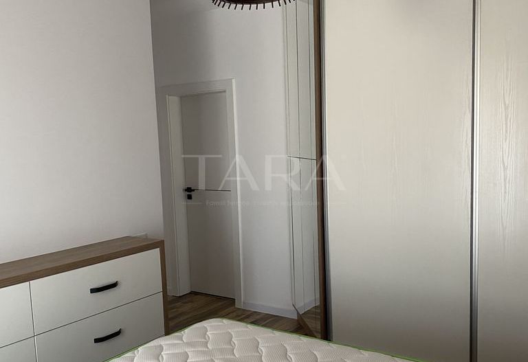 Apartament modern cu 3 camere, terasă de 15 mp, Borhanci. - Poză 12
