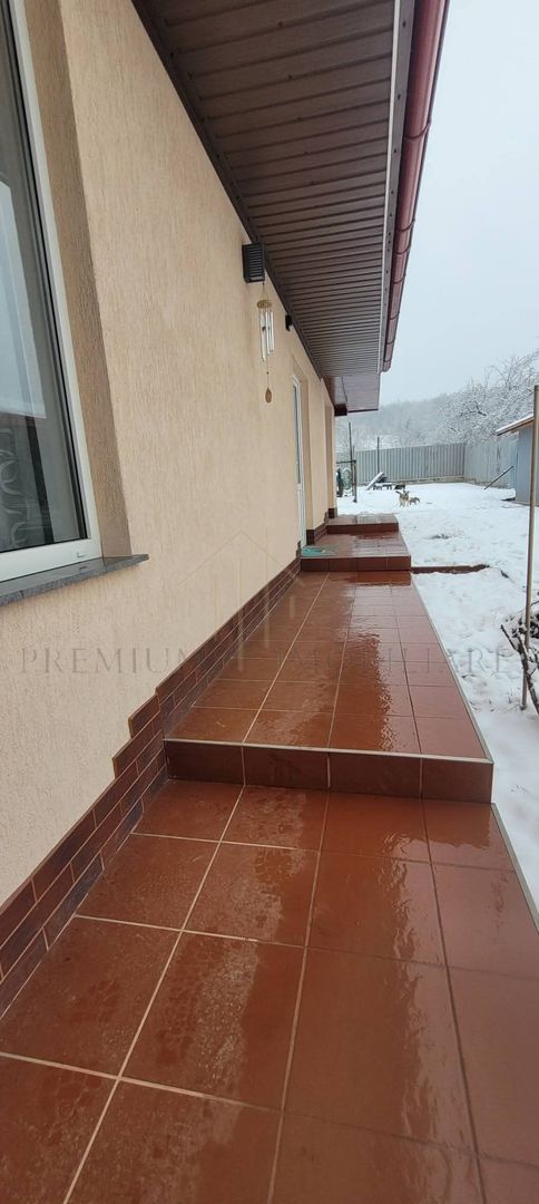 Casă P+M de vânzare la 11 km de Onesti spre Bacau - Poză 15