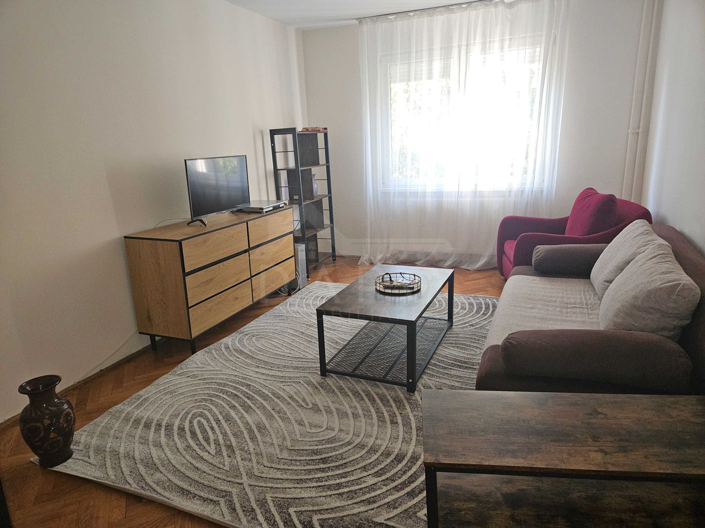 Imobiliare inchiriere apartament 3 camere - Poză 1
