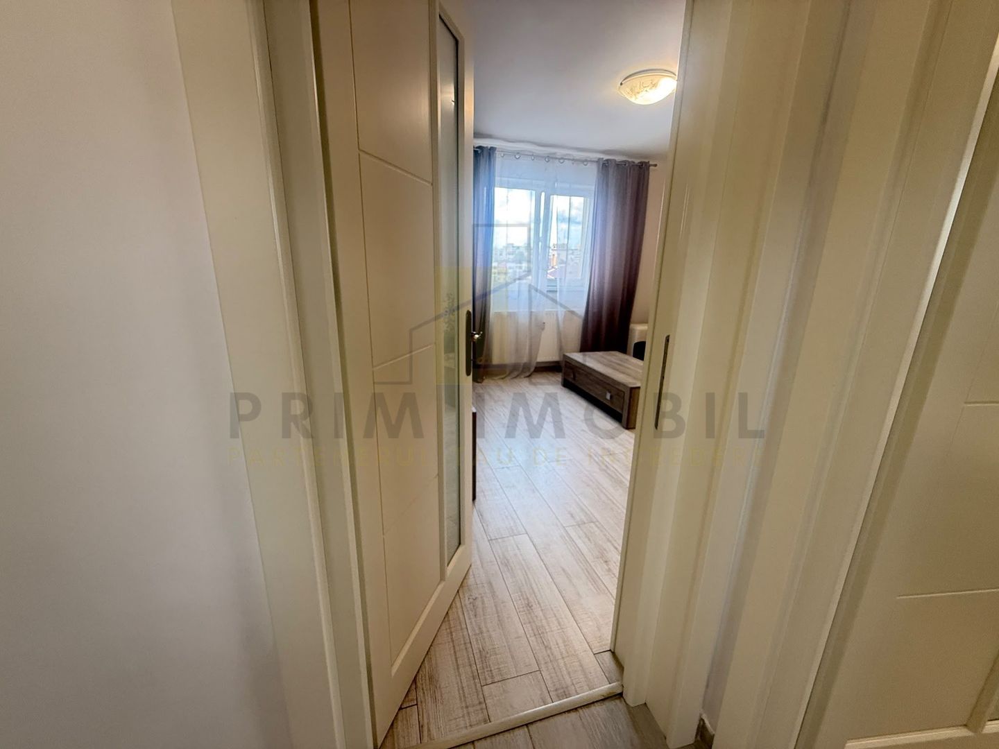 Apartament 2 camere, Hala Centrala, etaj 8, vedere panoramica, renovat - Poză 2