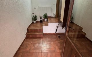 TOMIS MALL(cod04)-Etaj vila 4 camere ultracentral curte privata - Poză 1