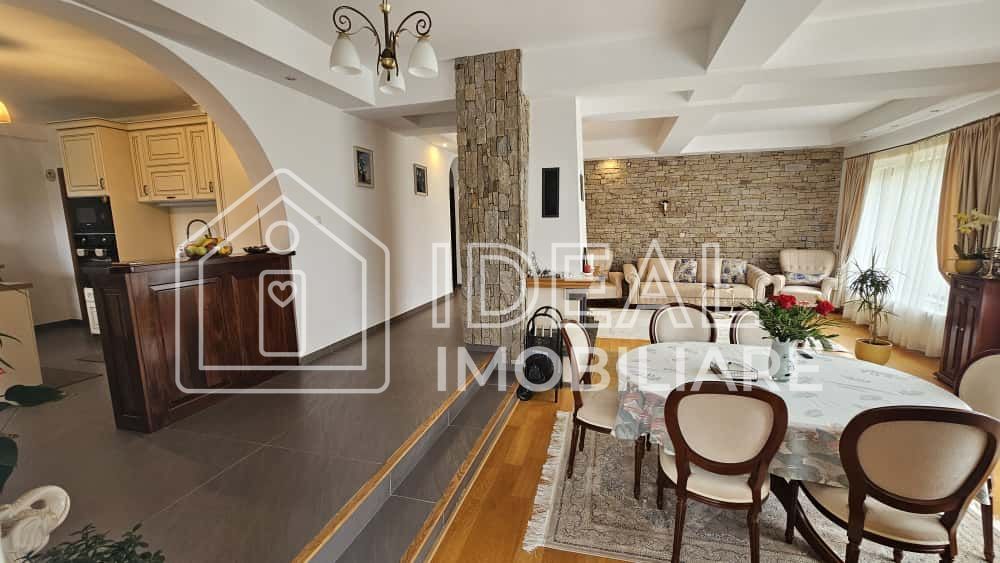 Casă deosebită, cu 5 camere, cu teren de 1132 mp – Cisnădioara - Poză 5