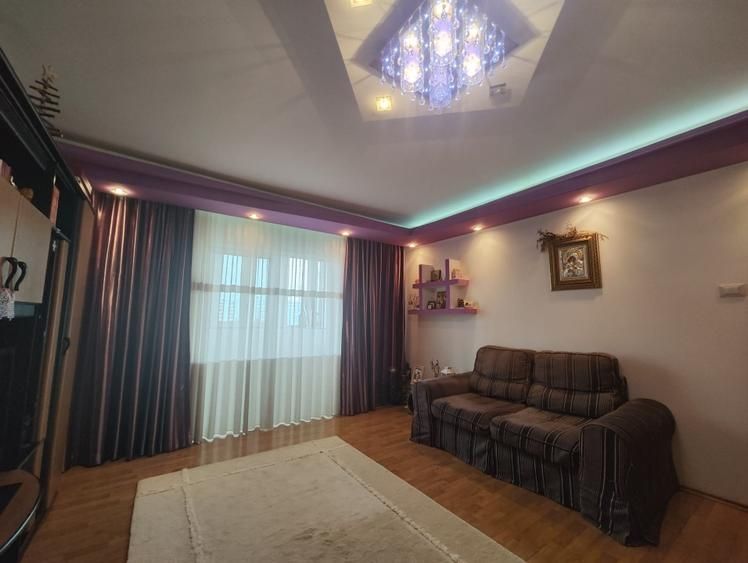 Vanzare Apartament 2 camere , 65mp, bloc 1990– 2 minute Metrou Costin Georgian - Poză 1