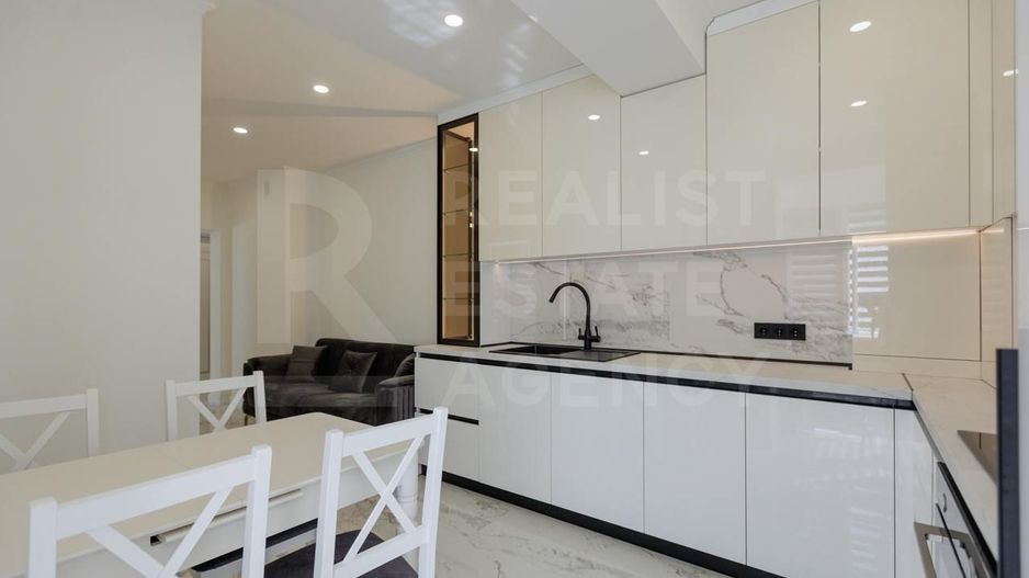Chirie, apartament, 2 dormitoare, str. Calea Ieșilor, Sculeni - Poză 1