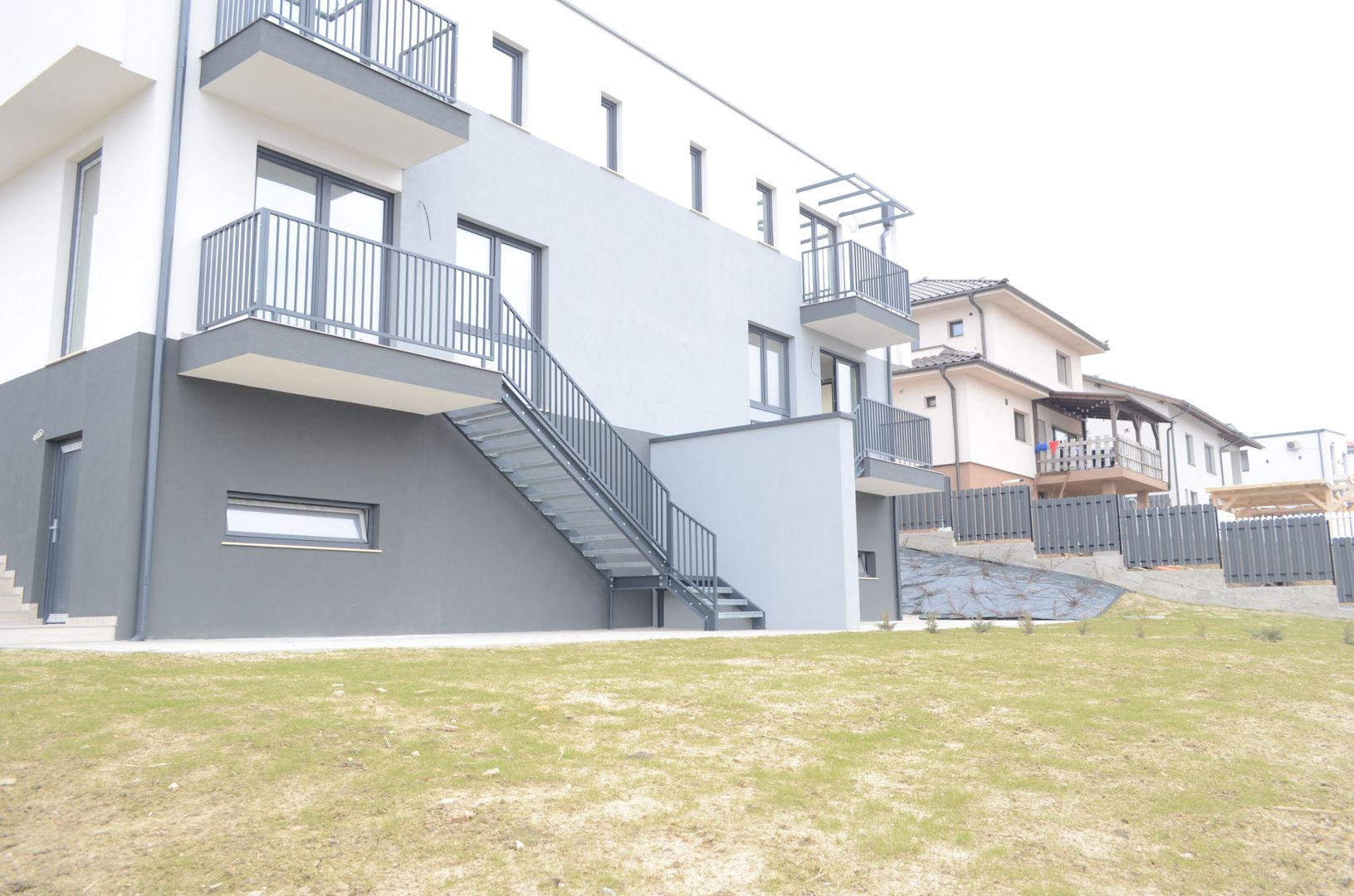 Casa cuplata (duplex) cu vedere panoramica in Dezmir - Poză 14