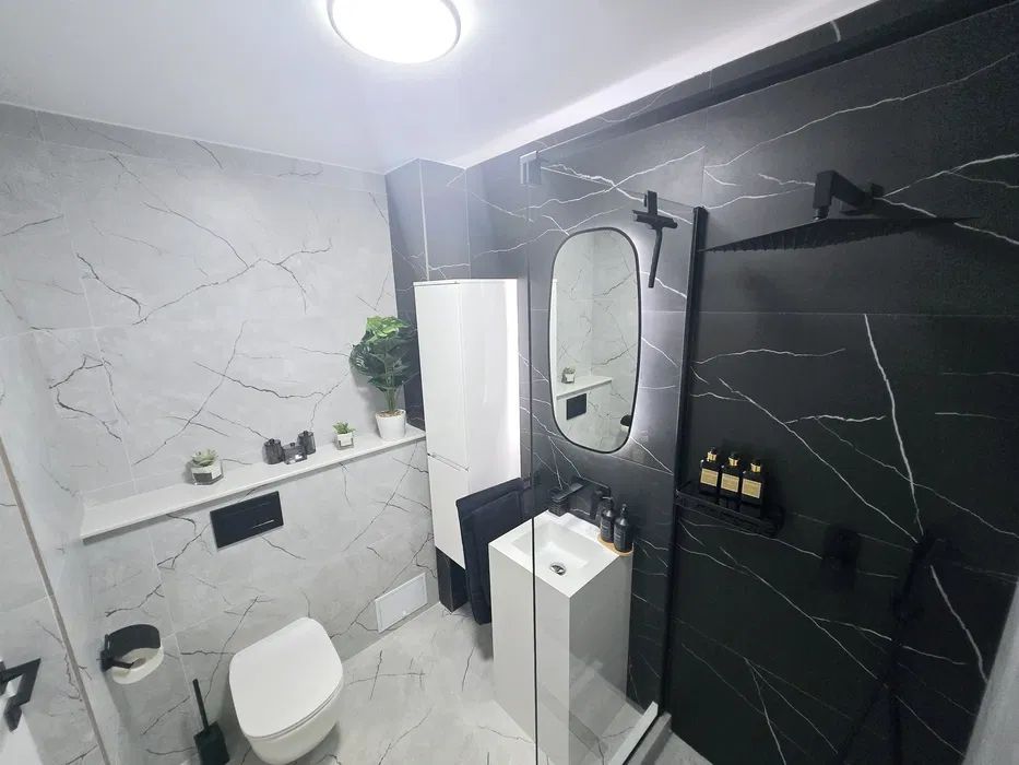 Studio Ultramodern cu Jacuzzi, Mobilat și Utilat Complet - Poză 4