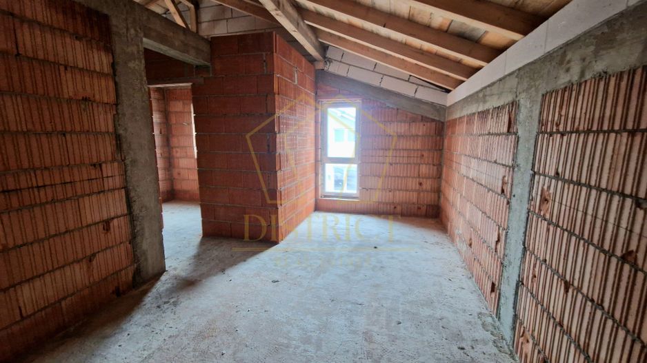 Duplex la rosu cu 3 camere | Mosnita Veche | Padurea Bistrei - Poză 2