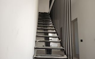 Vila impozanta, aspect deosebit, configuratie tip duplex, view, Brasov - Poză 9