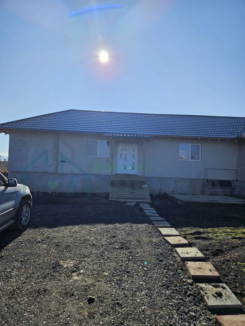 Casă de vânzare în Moșogea, Iași - 143 mp, teren 1000 mp - Poză 8