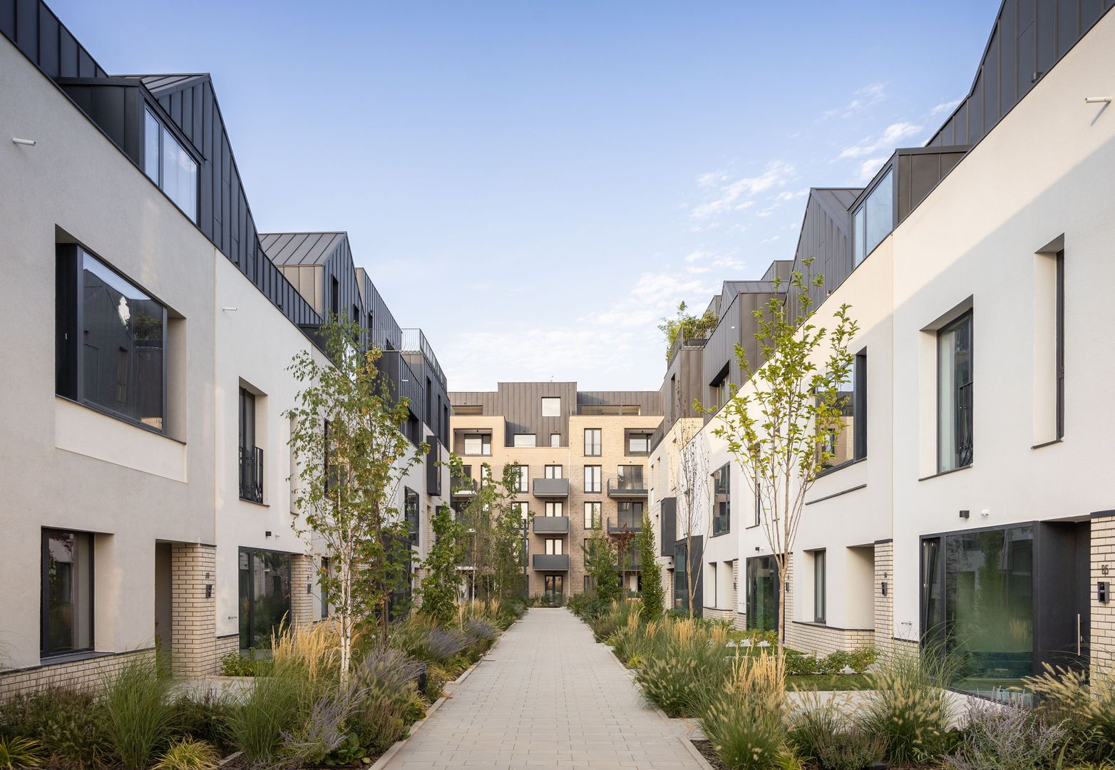 Avalon Estates - Poză 3