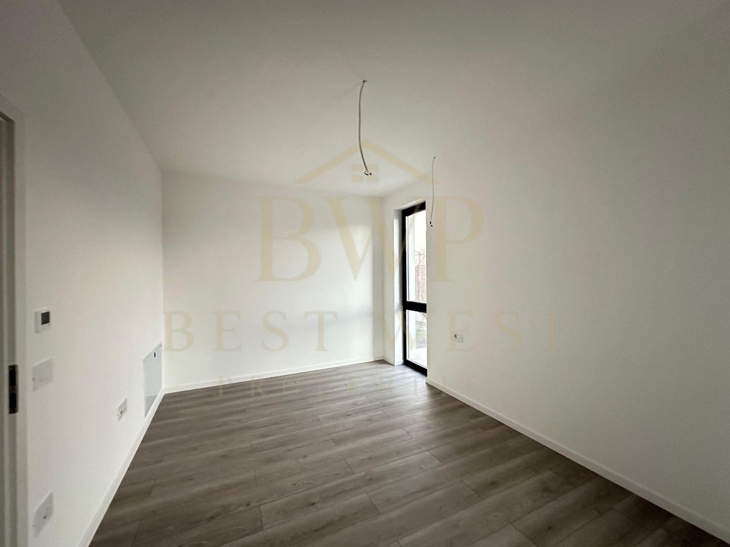 Duplex 1/2, 4 camere, 3 băi, la strada principală Mosnita Veche - Poză 15