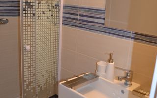 Studiou langa medicina cu scara interioara - Poză 21