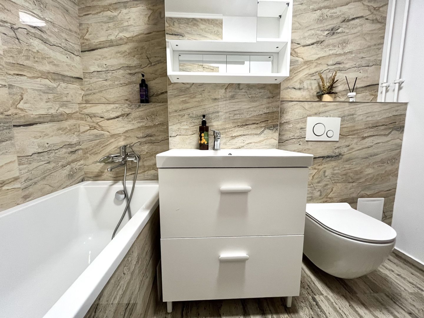 Apartament elegant si spatios – 2 Camere, Etaj 1, Girocului – Drubeta - Poză 13