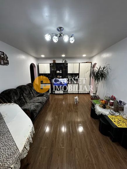 3 Camere Renovat - Etaj 2 - Zona Alexandru Cel Bun - Poză 2