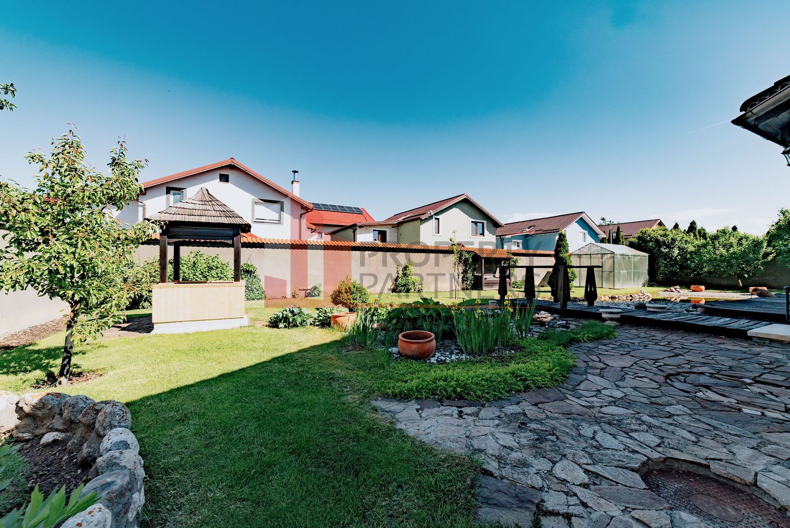 Proprietate de lux în Ghimbav, la doar 10 minute de Brașov - Poză 41