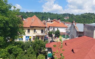 VILA 6 CAMERE, 126 MP, CENTRU CAMPULUNG - Poză 18