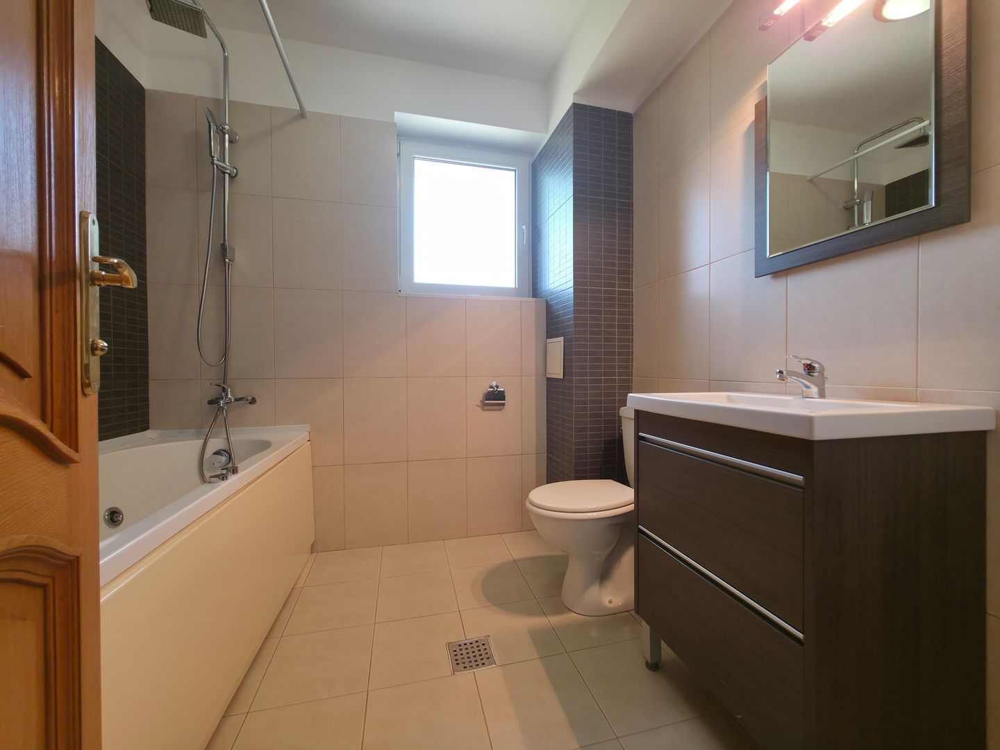 Vilă de inchiriat 5 dormitoare curte 300 m Iancu Nicolae Baneasa - Poză 14