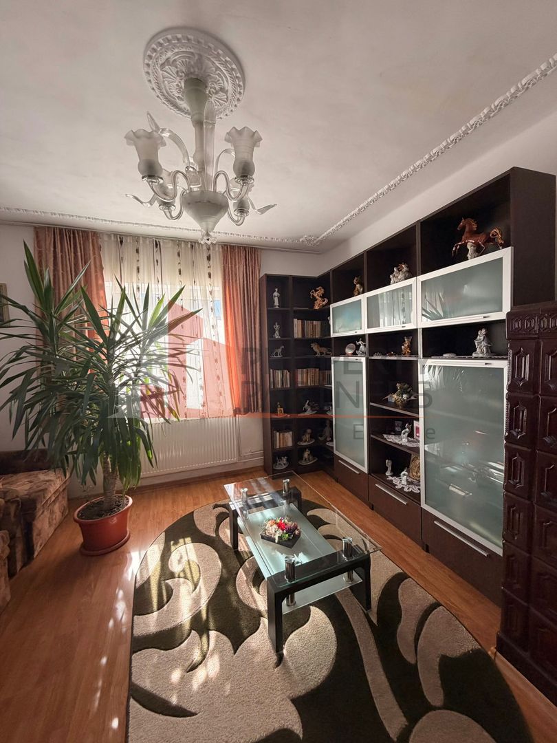 Casă tradițională cu 1800 mp teren  în Sohodol, Bran | Priveliște superba - Poză 15