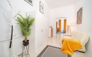 Apartament renovat in cladire istorica - Poză 10
