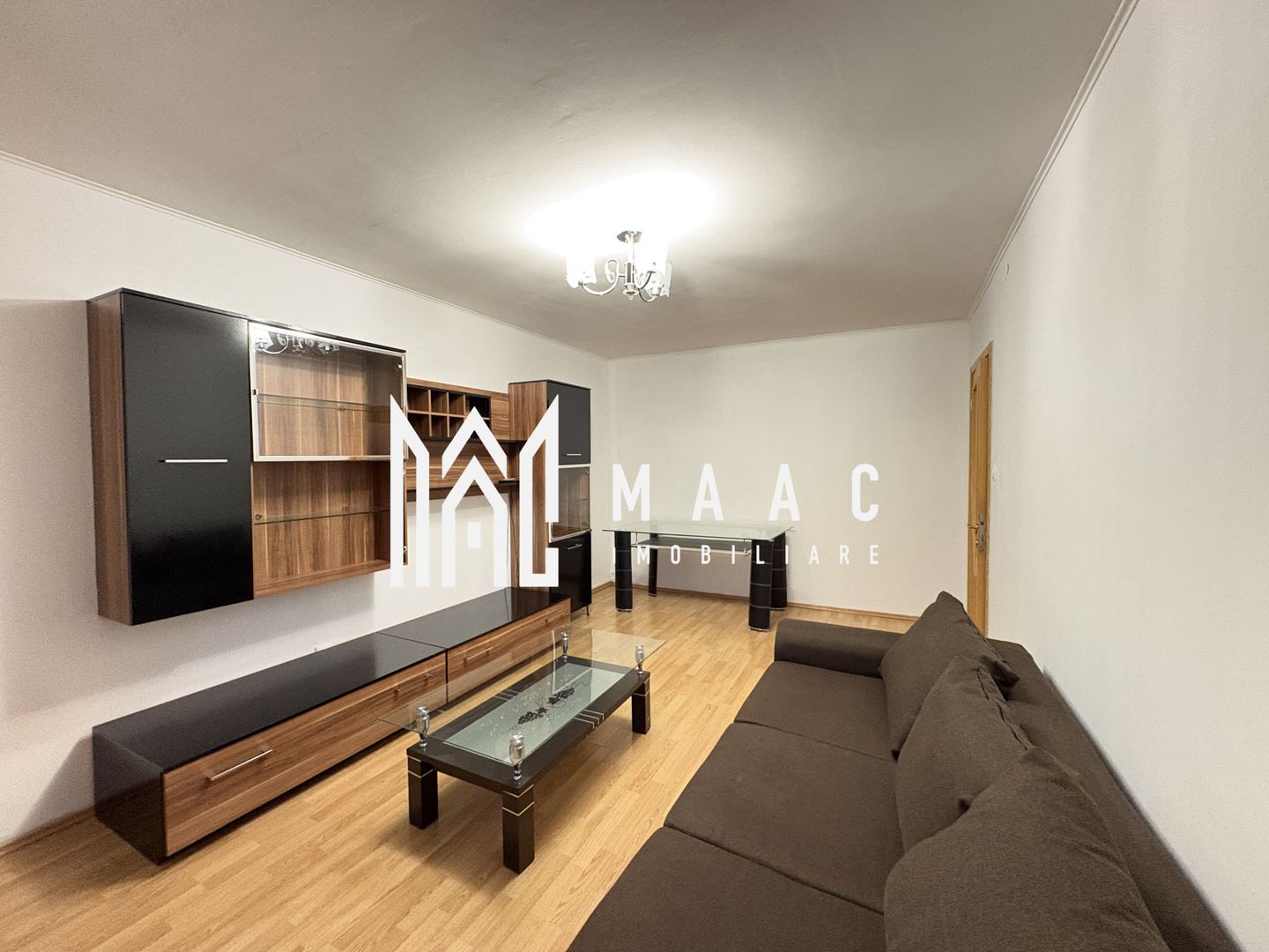 Apartament 3 camere I 2 bai I Central I Zona  Milea - Poză 1