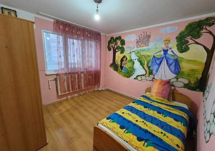 Apartament 4 camere, etaj 1 , Micro 18 - Poză 4