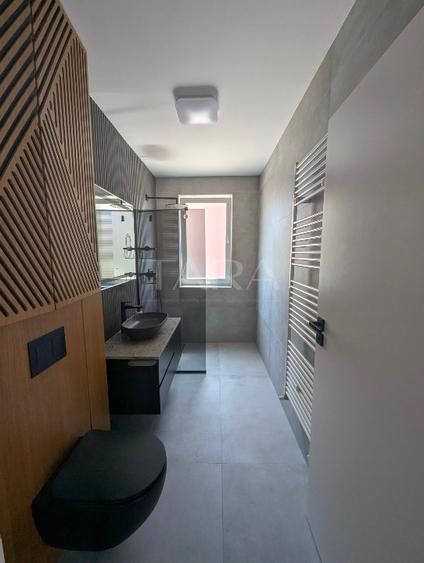 Apartament spațios și modern în Borhanci - Poză 8