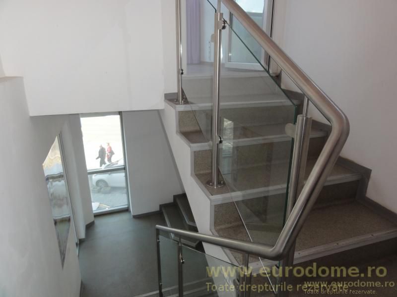 Vanzare cladire (spatiu amenajat 700 mp). - Poză 3