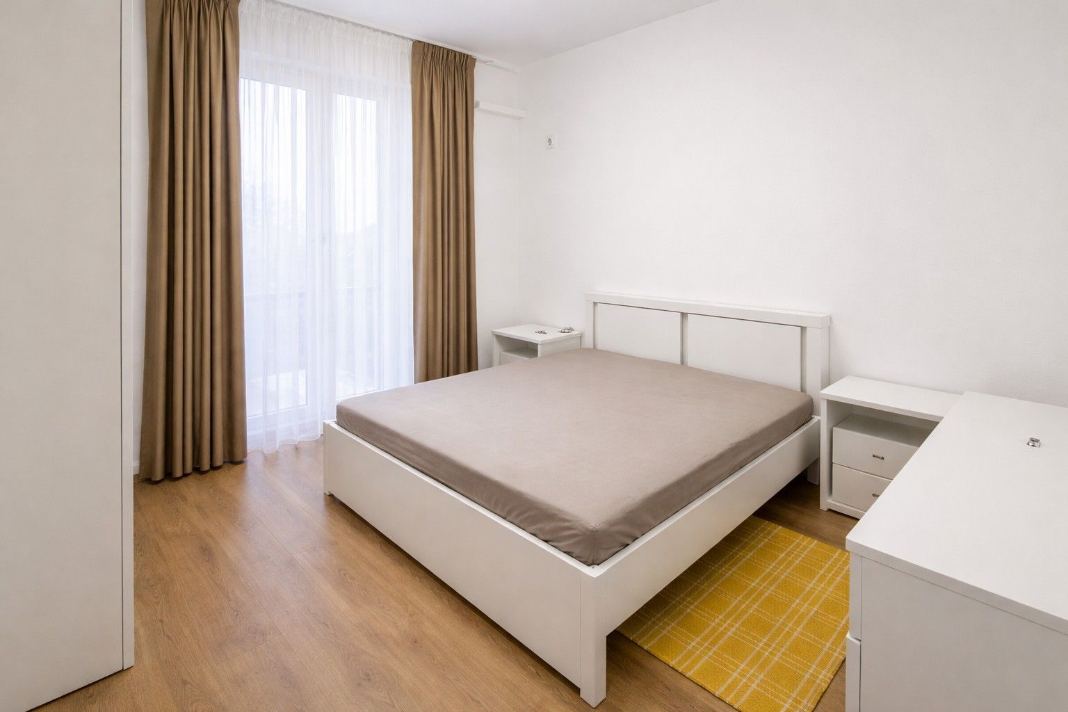 De închiriat apartament 2 camere,  la 25 de minute de Gara de Nord - Poză 4