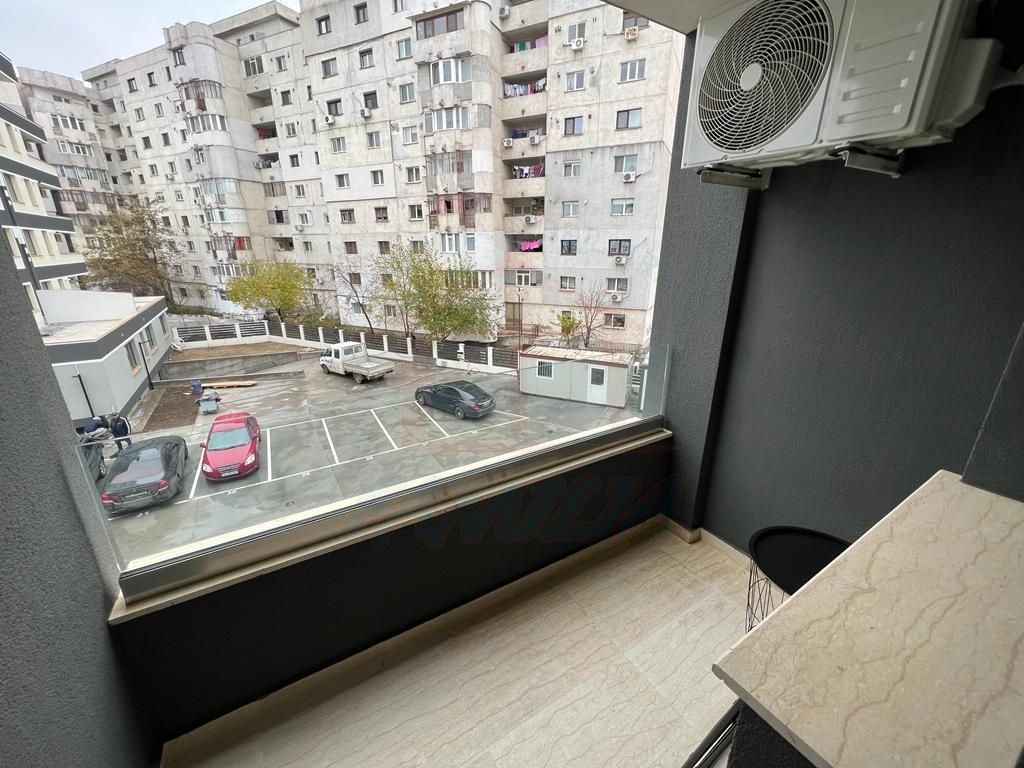 Inchiriem studio in Micro 17 , etaj 2 bloc ROKA, parcare privata, - Poză 1