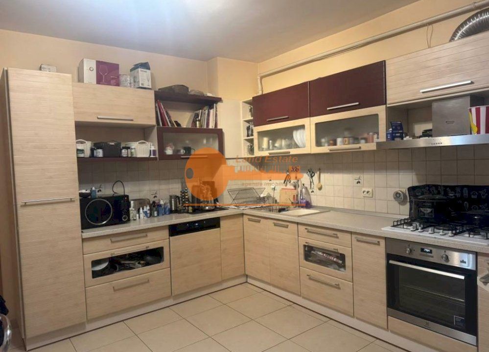 4 camere Panduri-Cotroceni (Loc parcare-Boxa) - Poză 3