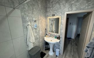 Mobilat si utilat. Pozitie excelenta. Villa construita in 2017 - Poză 12