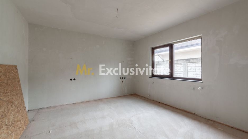 Casa sptioasa cu potential real in Maracineni la 5 pasi de Pitesti-Arges! - Poză 8