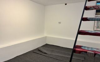 Cămin / Cameră 10 mp + demisol 10 mp  / Renovată - Poză 4