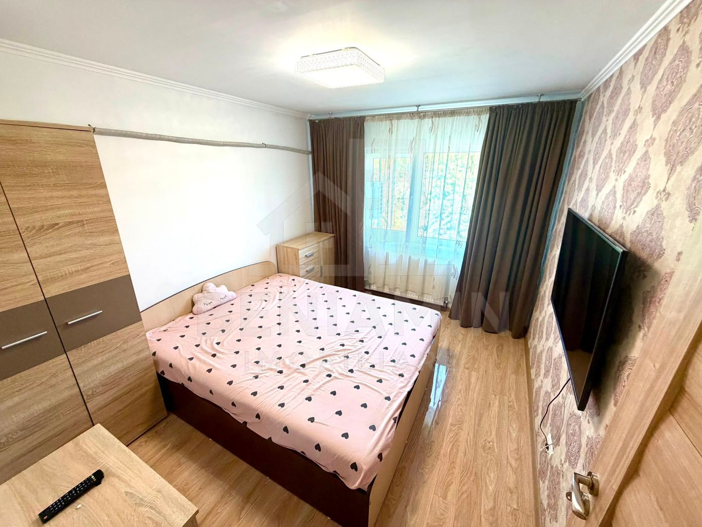 Apartament 3 camere si 2 bai Rovine decomandat 67mp  an1985 - Poză 4
