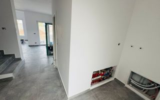 Duplex modern 3 dormitoare, 3 bai, pompa caldura - Giarmata - Poză 11