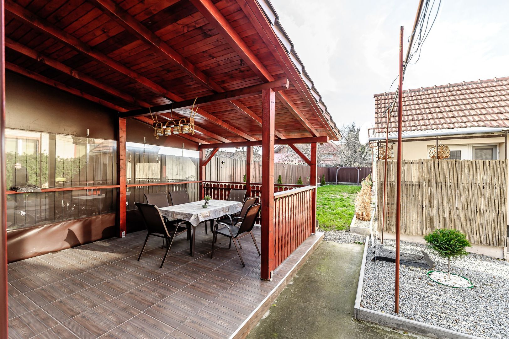 Doua apartamente cu gradina si terasa, in Micalaca, la curte comuna - Poză 4