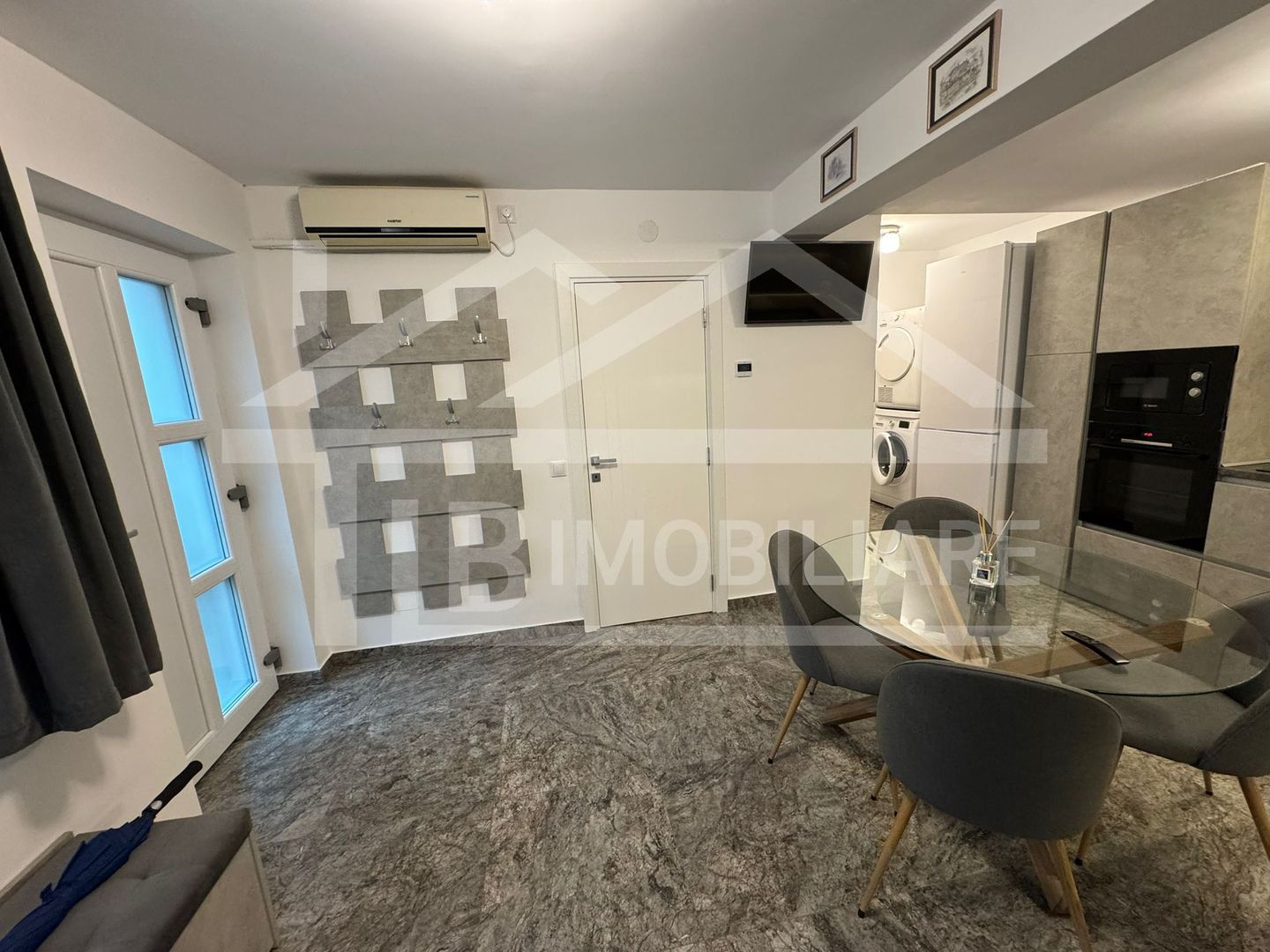 Apartament cu 2 camere, decomandat, 65mp, Zona Ultracentral - Poză 4