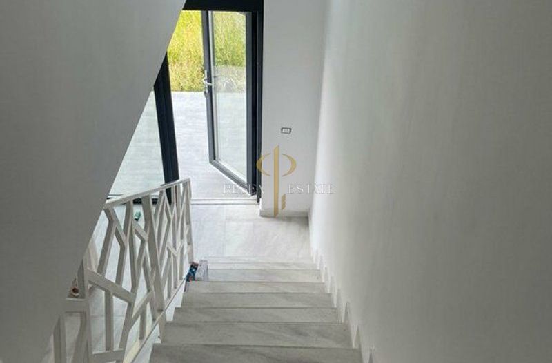 Casă tip înșiruită cu 3 camere de vânzare în Giroc - Poză 3