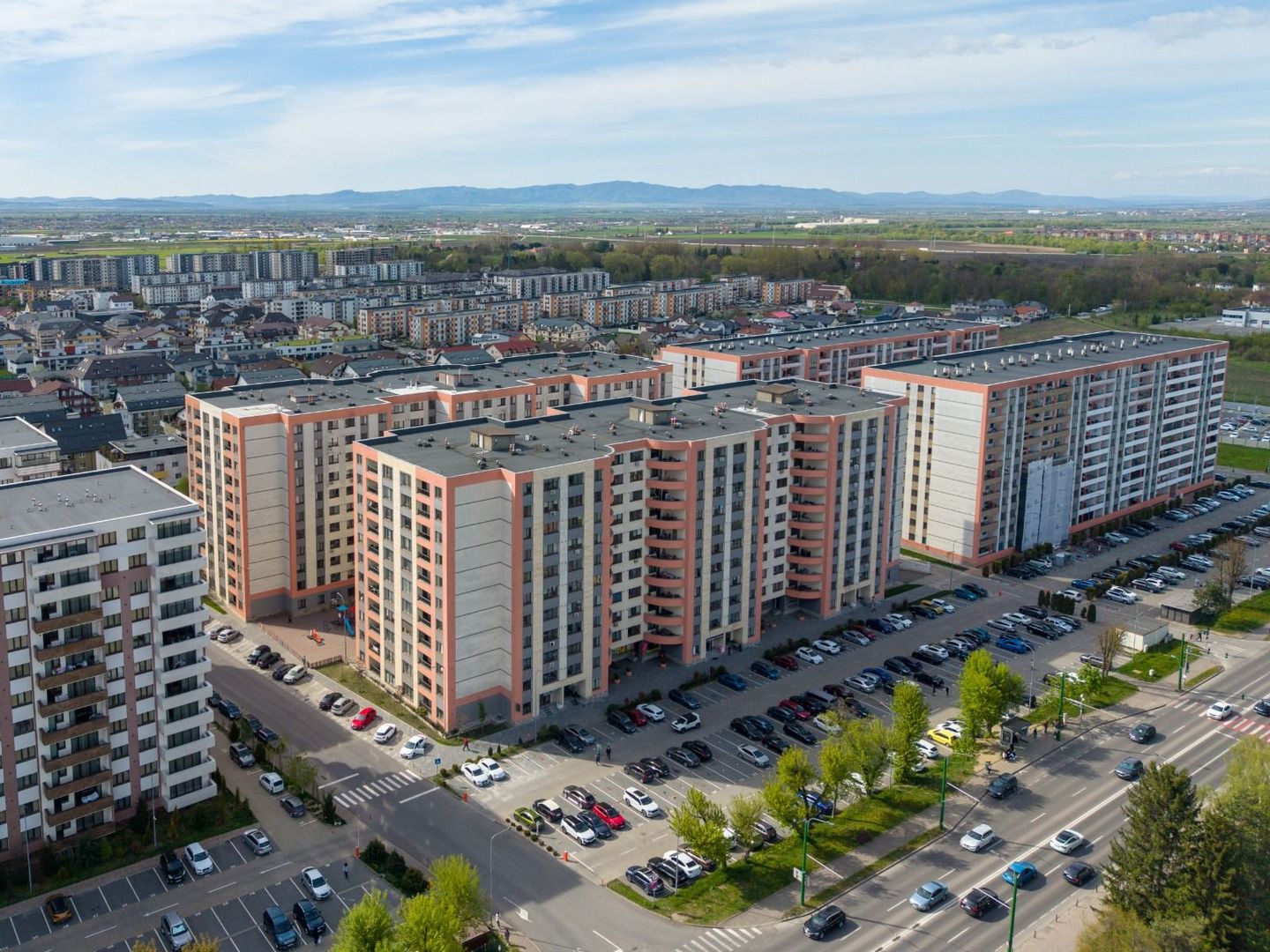 Isaran Coresi-Apartament 3 camere 82 mp loc de parcare si boxa - Poză 31