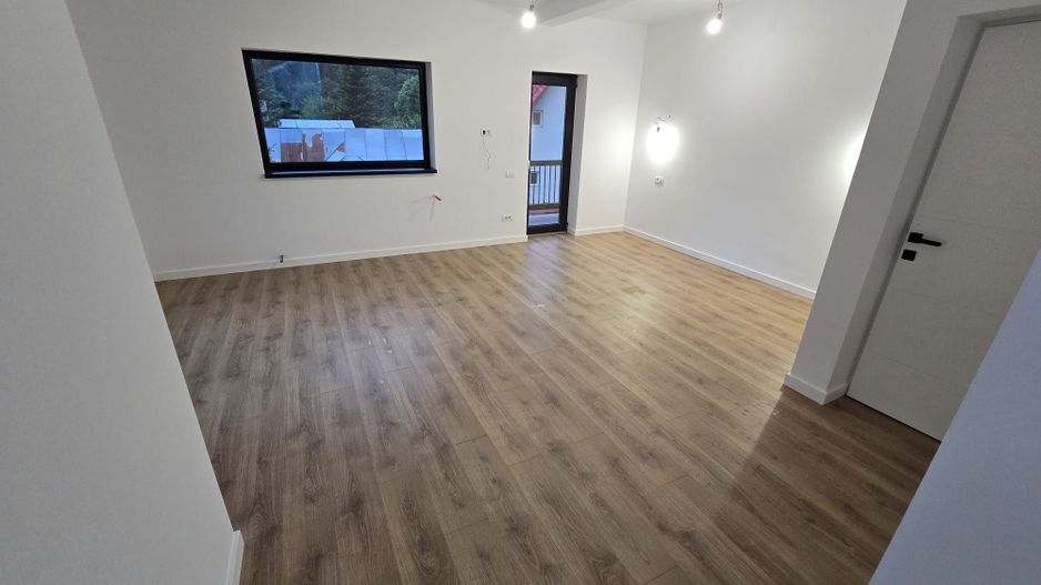 Apartament cu 4 camere 125 mp (4 garsoniere) la cheie + 60 mp pod - Busteni - Poză 18