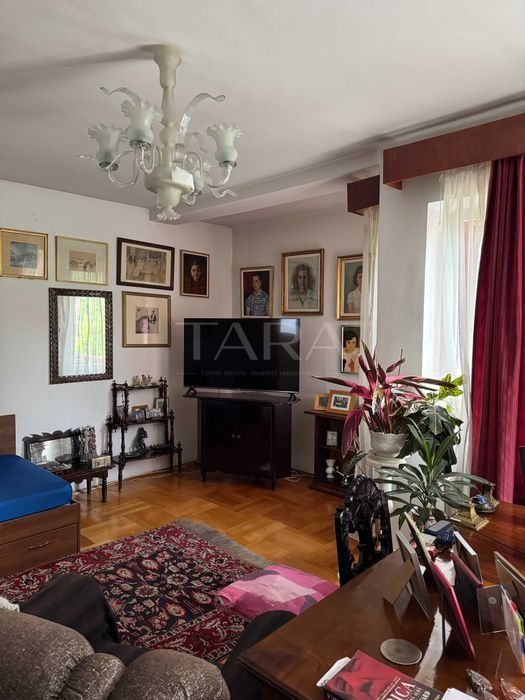 Casă spațioasă și confortabilă în Andrei Mureșanu - Poză 2