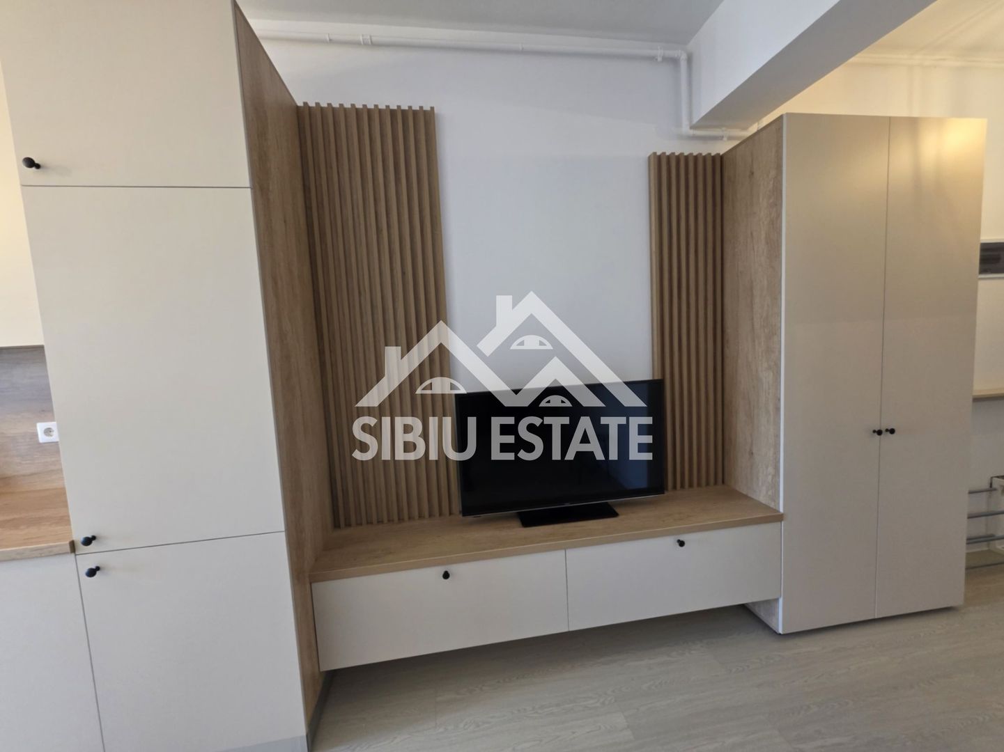Apartament intabulat etaj 1 parcare proprie zona Brana - Poză 2