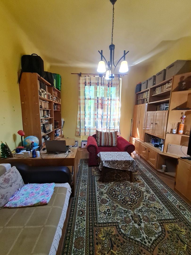 Apartament 2 camere,curte comuna/4 proprietari - Poză 9
