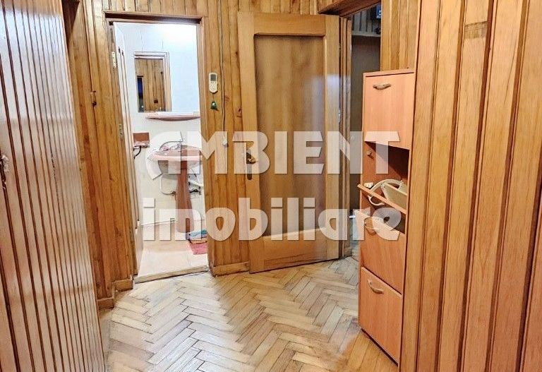 Apartament cu 3 camere, garaj, boxa, ETAJ 2, zona TRAIAN - PRIMARIE; - Poză 13