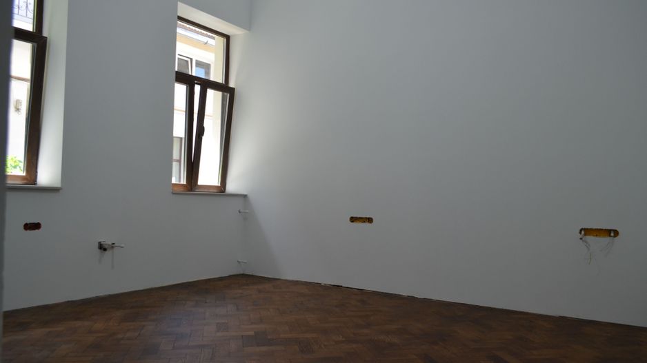 Apartament renovat in zona centrala - Poză 7