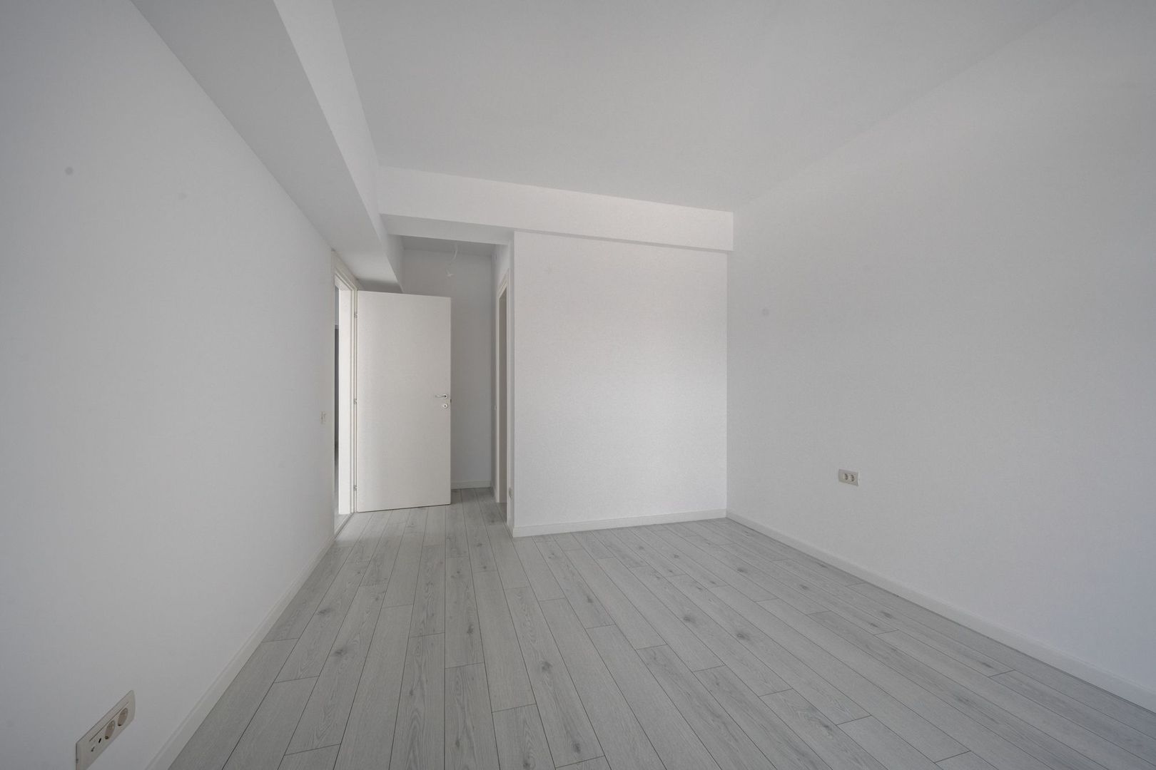 3 CAMERE VEDERE SUPERBA SPRE LAC BLOC NOU FINALIZAT TERASA GENEROASA - Poză 13