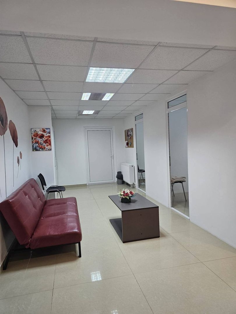 Spațiu comercial de vânzare – Complex Vega, strada Tecuci - Poză 3