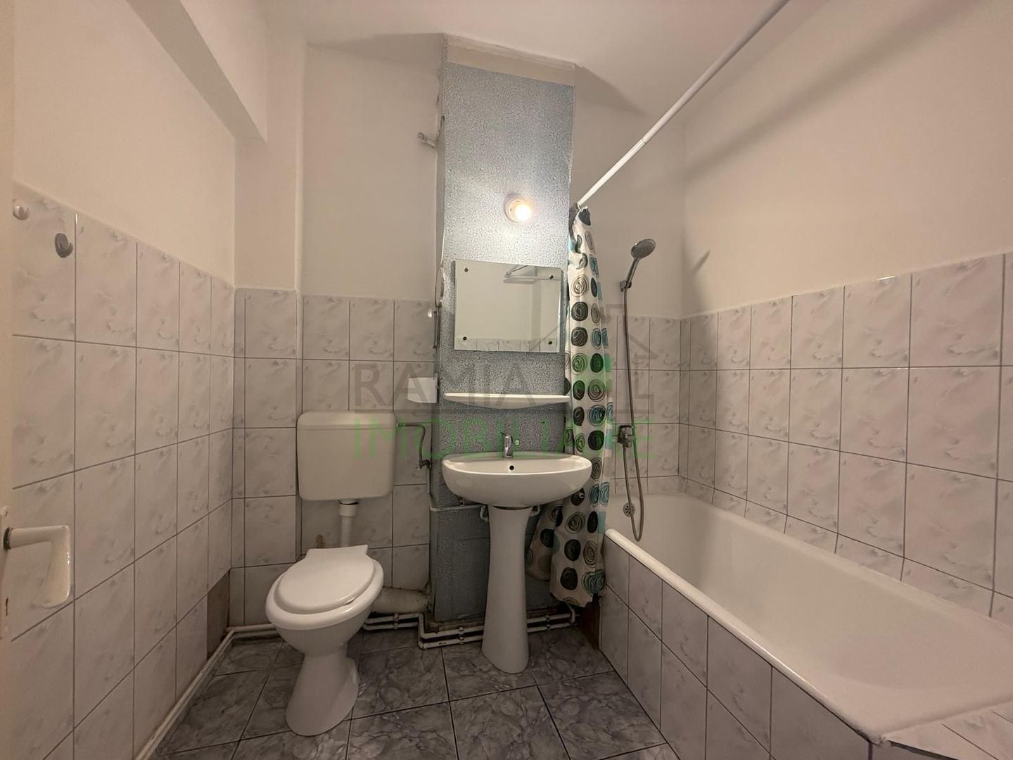 Apartament 3 camere decomandat cu 2 băi în Calea București - Poză 13