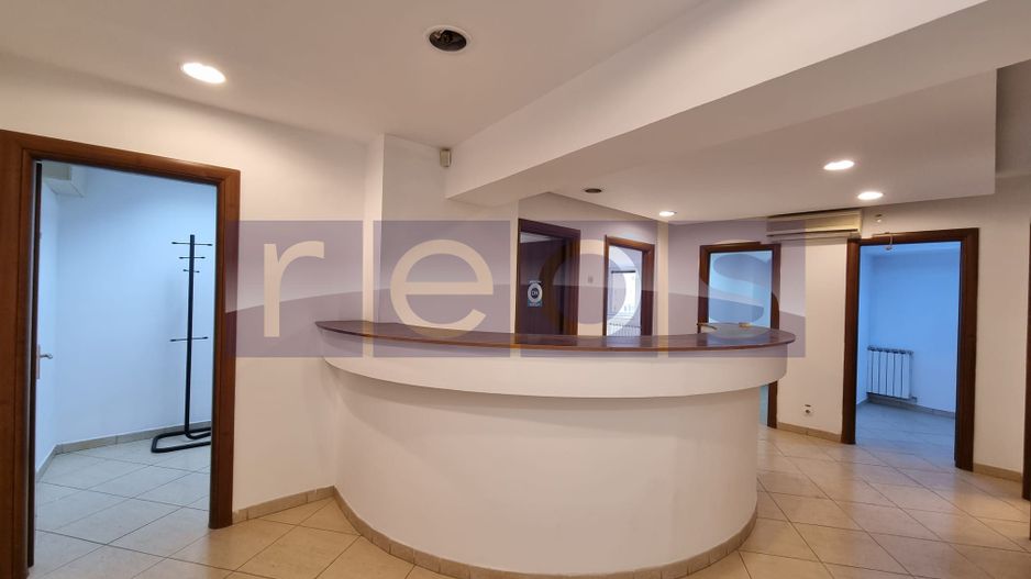 VANZARE SPATIU COMERCIAL | 30 CAMERE | ZONA UNIRII - Poză 2